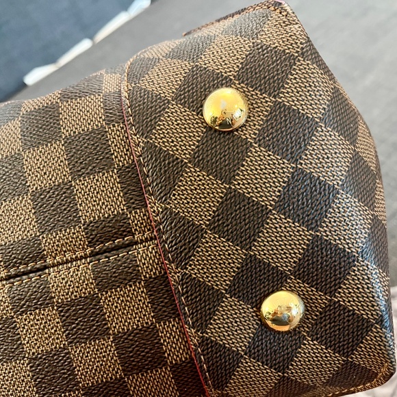 Louis Vuitton Caissa Hobo in Damier Ebene & Red - Picture 4 of 10